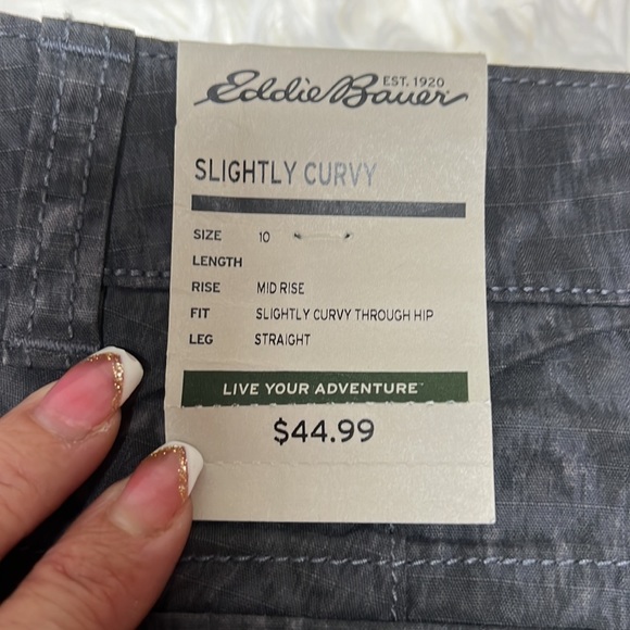 Eddie Bauer Women's Dark Smoke Mid Waisted Slightly Curvy Gray Shorts - Picture 4 of 16